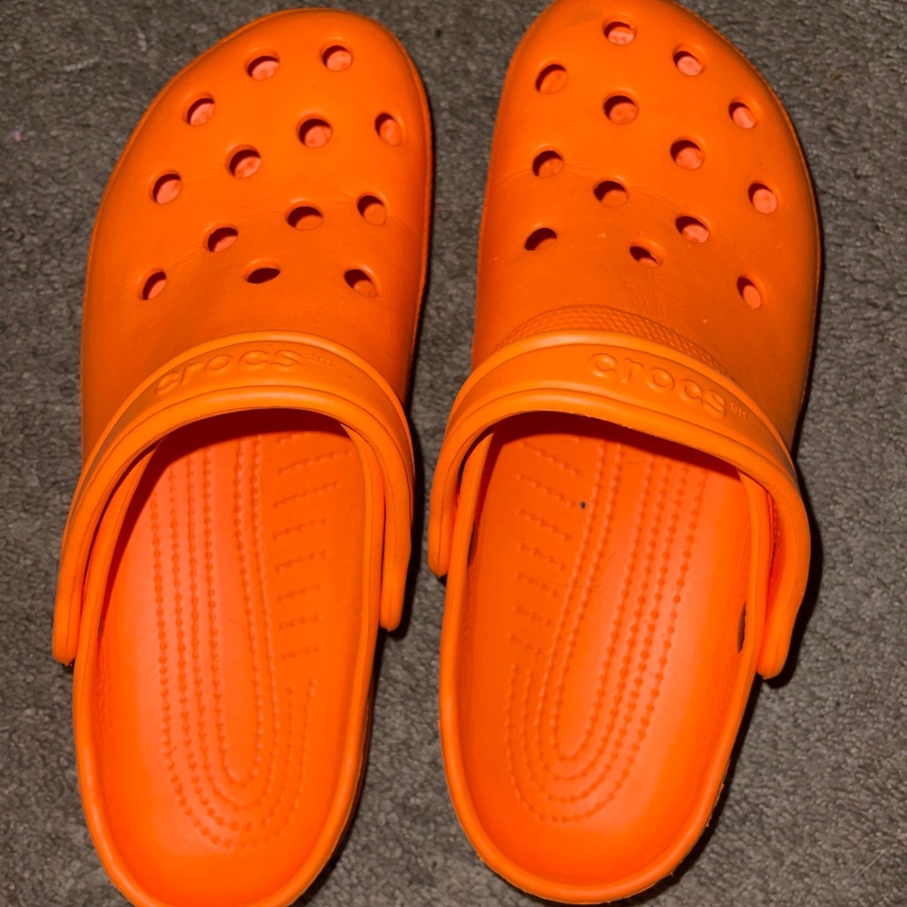 CROCS